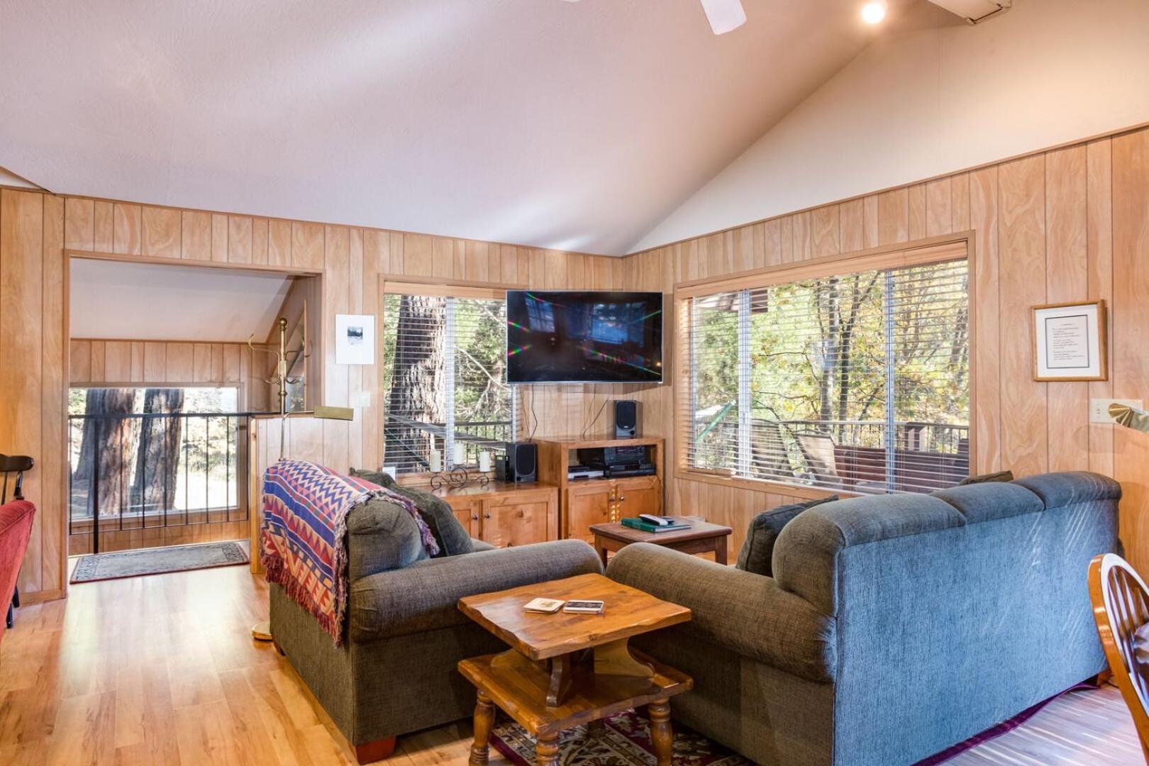 Yosemite's Riverfront Retreat Holiday home Wawona