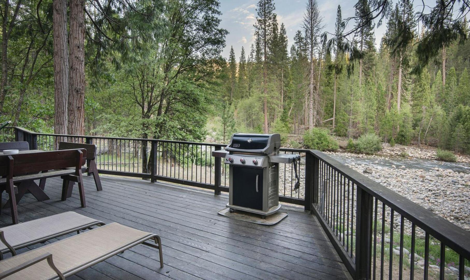 Yosemite's Riverfront Retreat Holiday home *