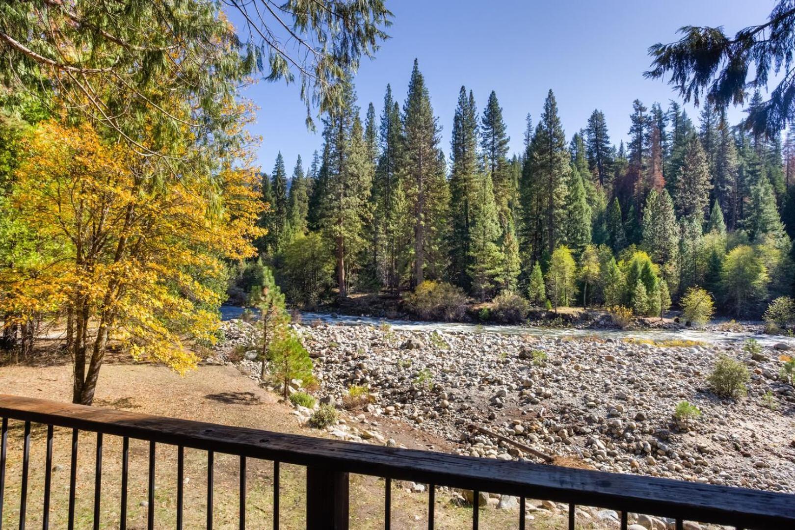 Yosemite's Riverfront Retreat