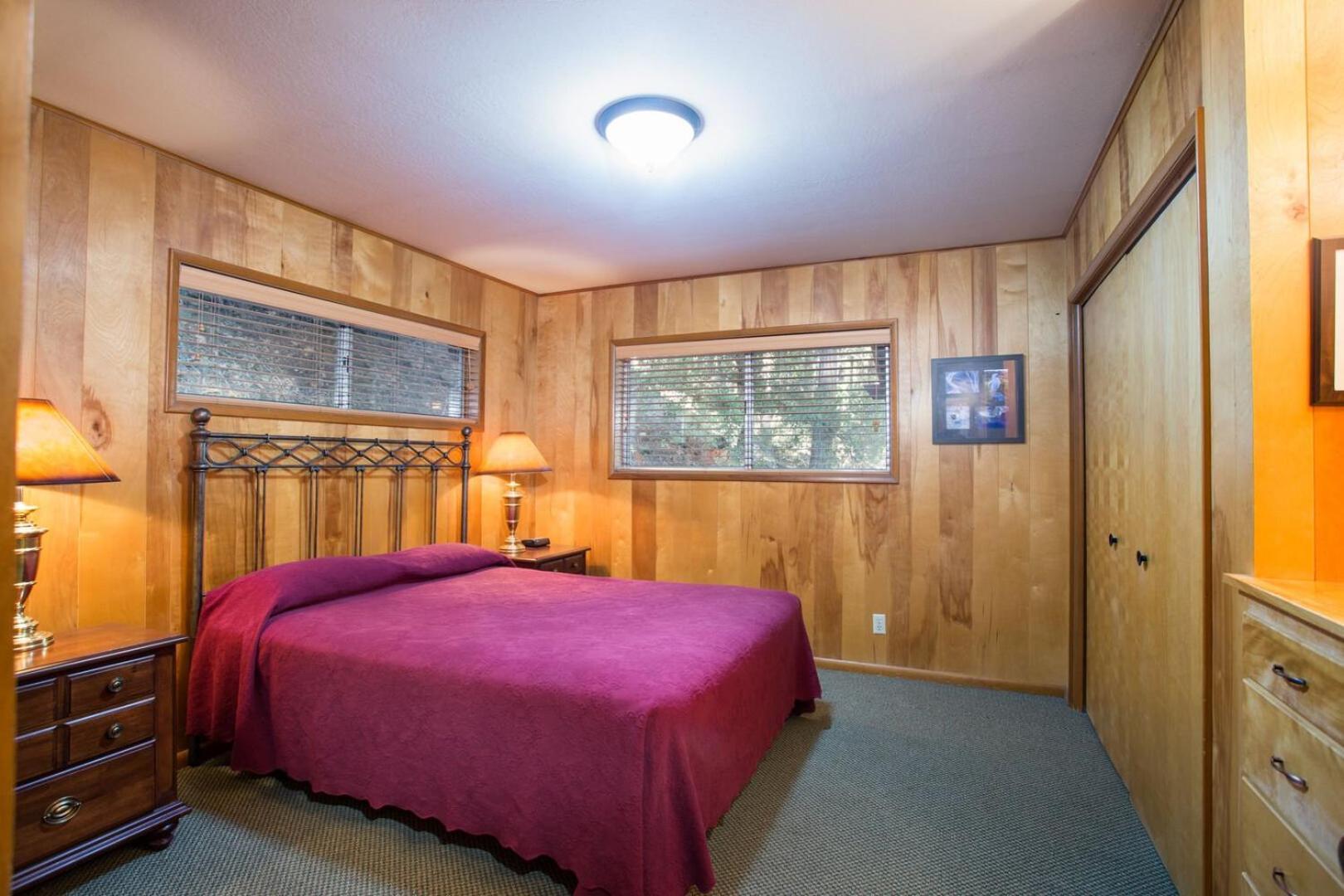 Holiday home Yosemite's Riverfront Retreat