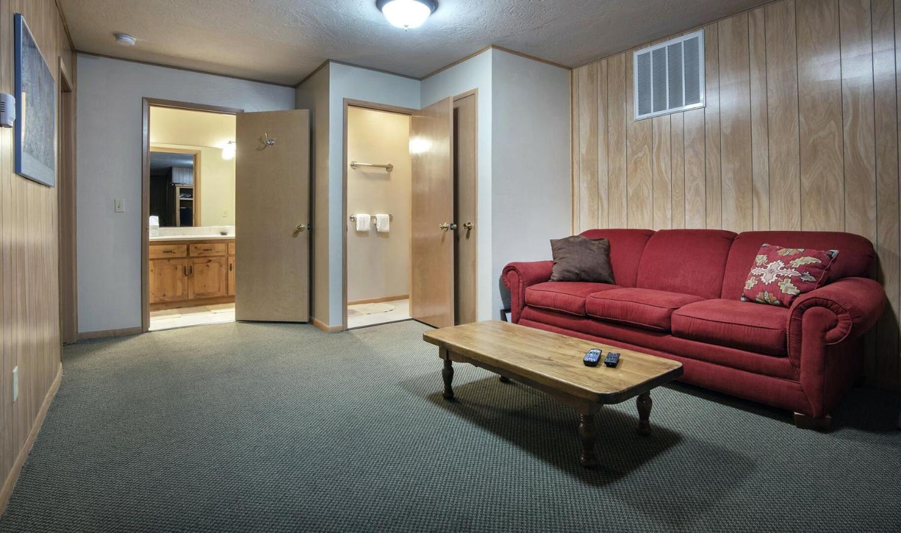 Yosemite's Riverfront Retreat Holiday home