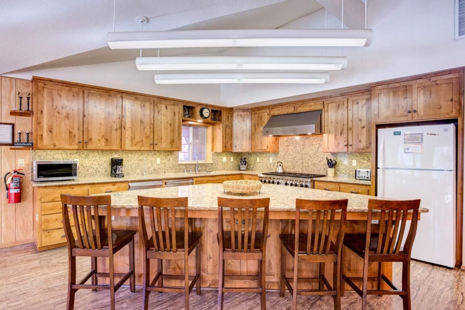 Yosemite's Riverfront Retreat Holiday home *