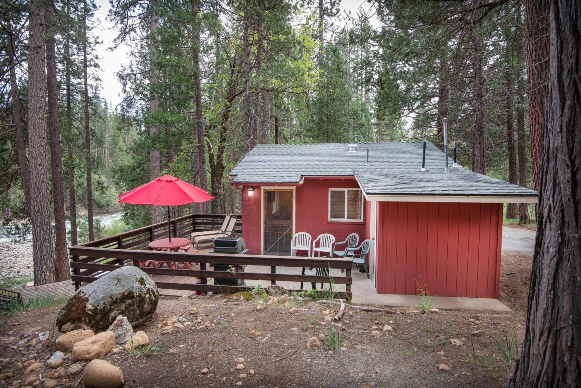 Holiday home Yosemite's Riverfront Retreat
