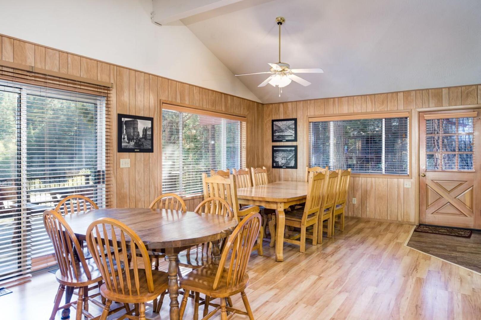 Yosemite's Riverfront Retreat *