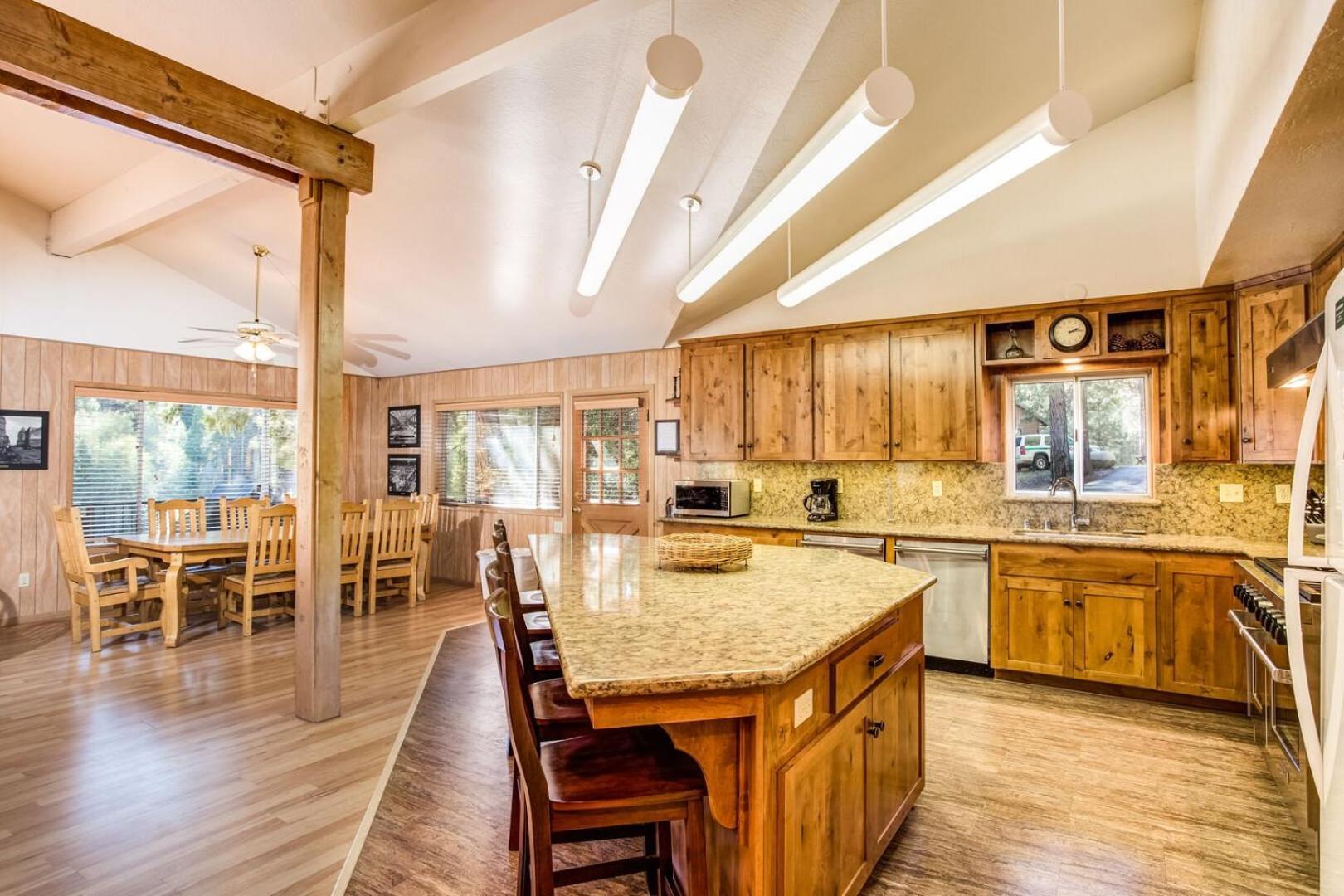Yosemite's Riverfront Retreat Holiday home *